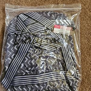 NEW Thirty-One Small Utility Tote in TipTop Chevron pattern